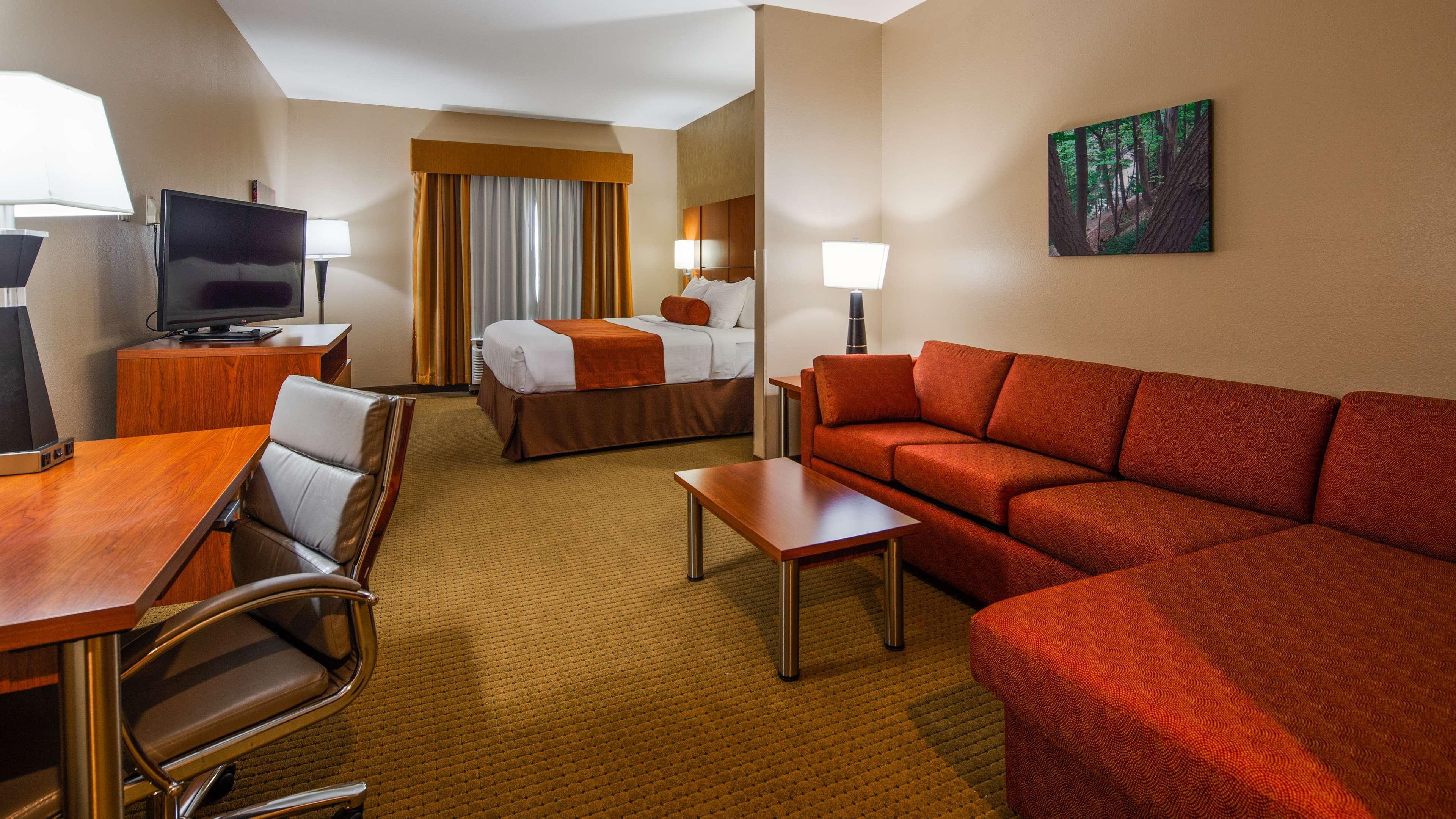 Best Western Plus Finger Lakes Inn & Suites Cortland Esterno foto