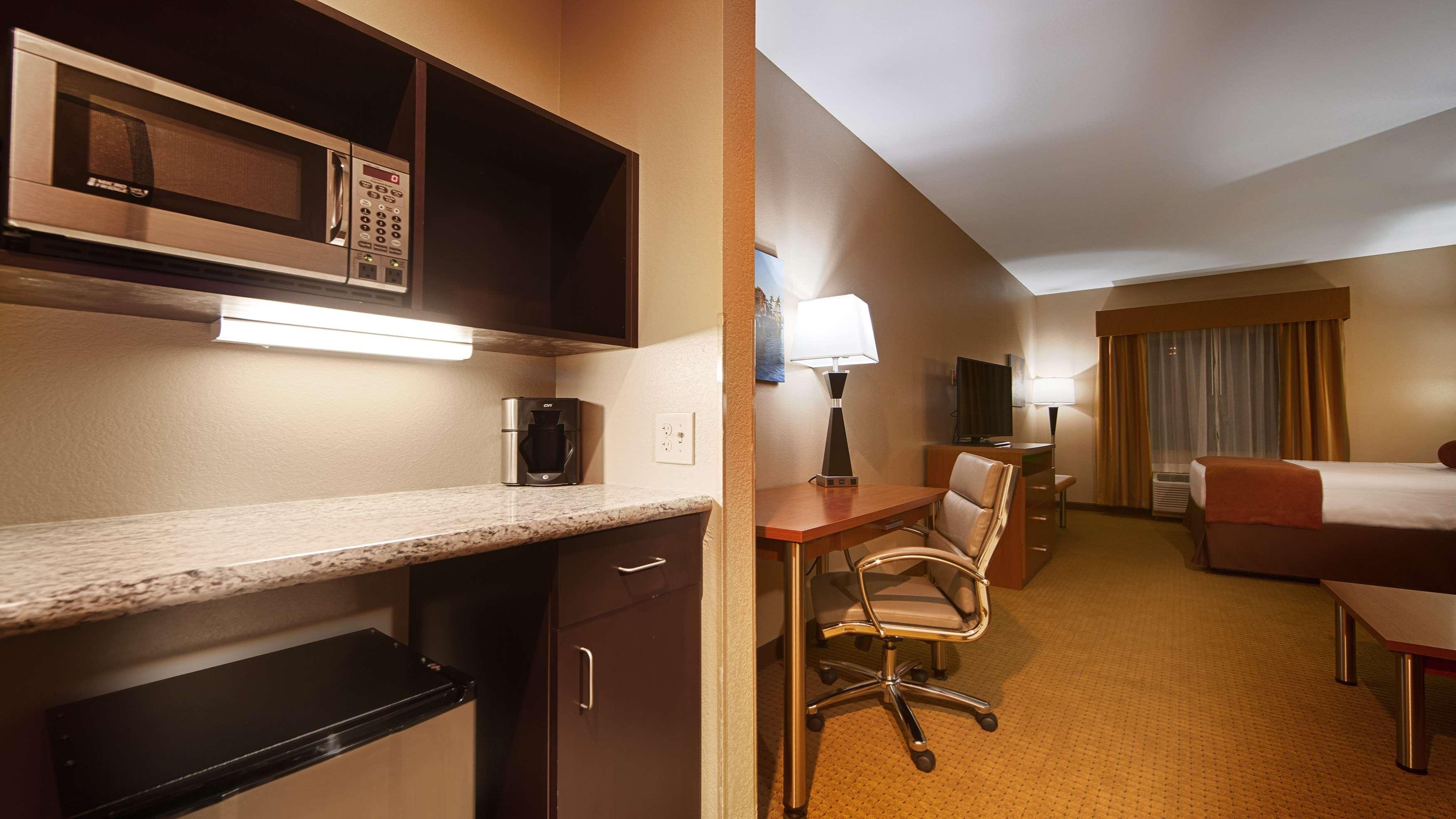 Best Western Plus Finger Lakes Inn & Suites Cortland Esterno foto