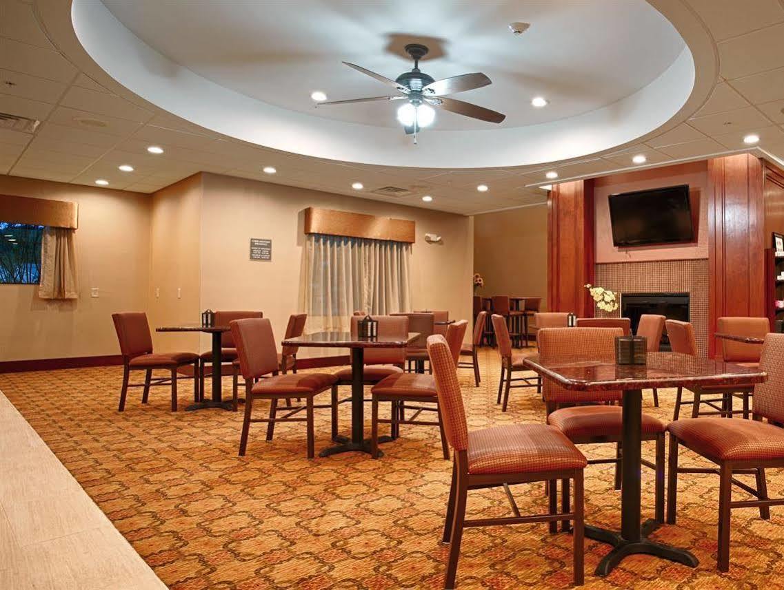 Best Western Plus Finger Lakes Inn & Suites Cortland Esterno foto