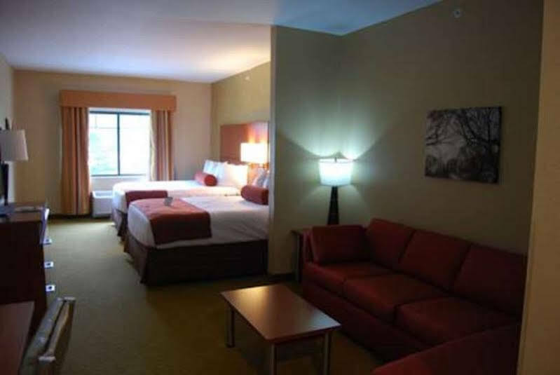 Best Western Plus Finger Lakes Inn & Suites Cortland Esterno foto